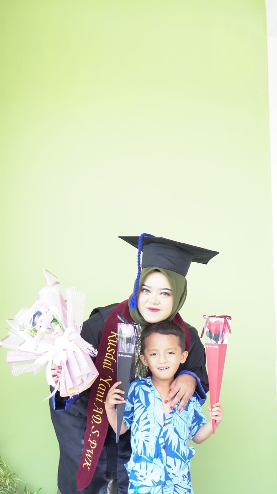 Wisuda di studio